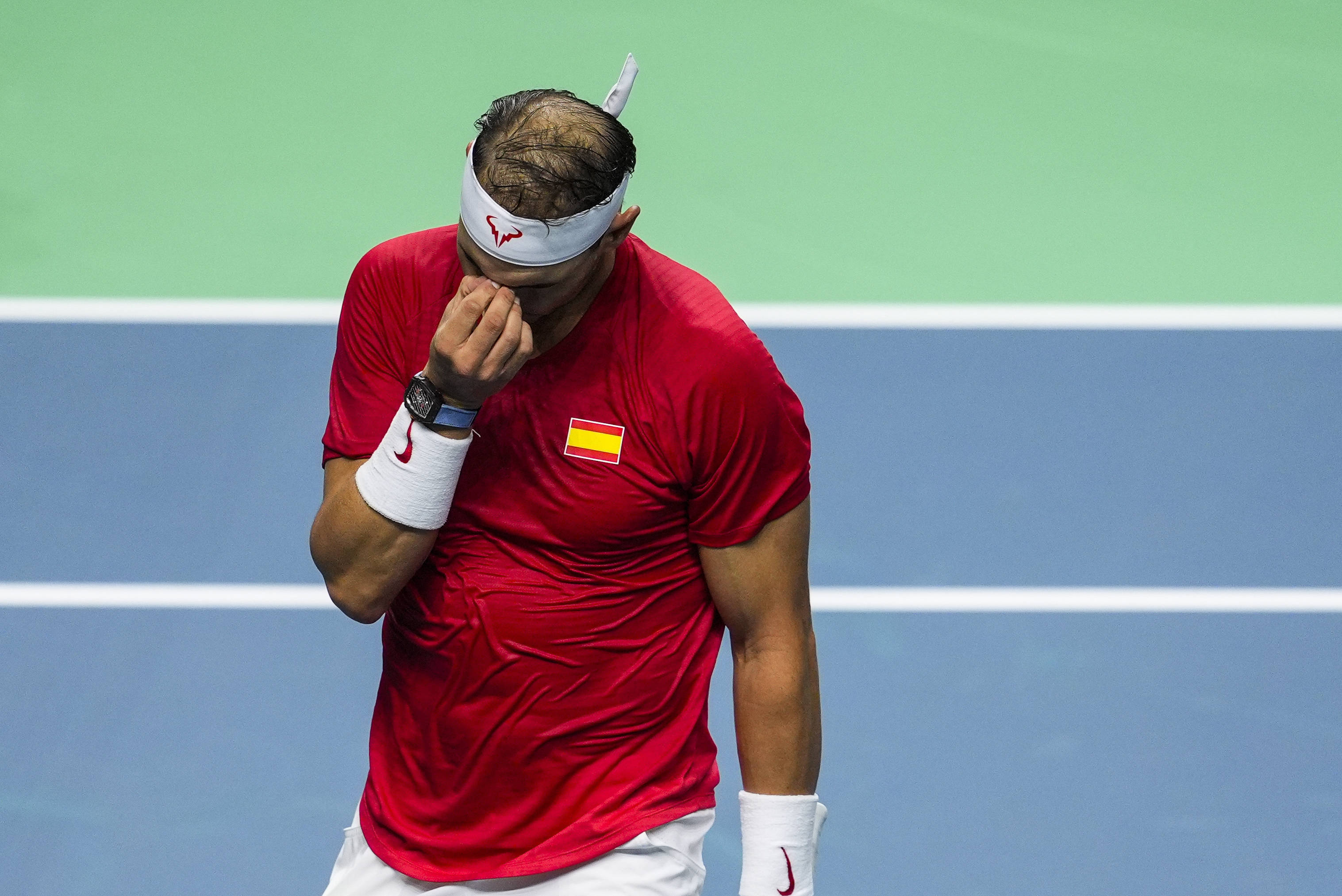 九游旧版游戏下载纳达尔回归赛场，战术调整首场状态亮眼，法国队观众沸腾！的简单介绍